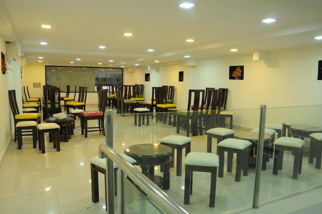 Hotel Executive Inn Vijayawāda Esterno foto