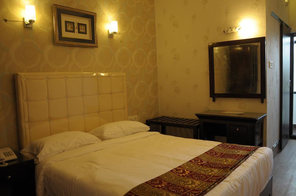 Hotel Executive Inn Vijayawāda Esterno foto