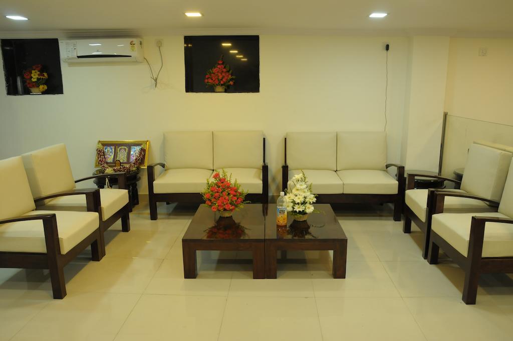 Hotel Executive Inn Vijayawāda Esterno foto
