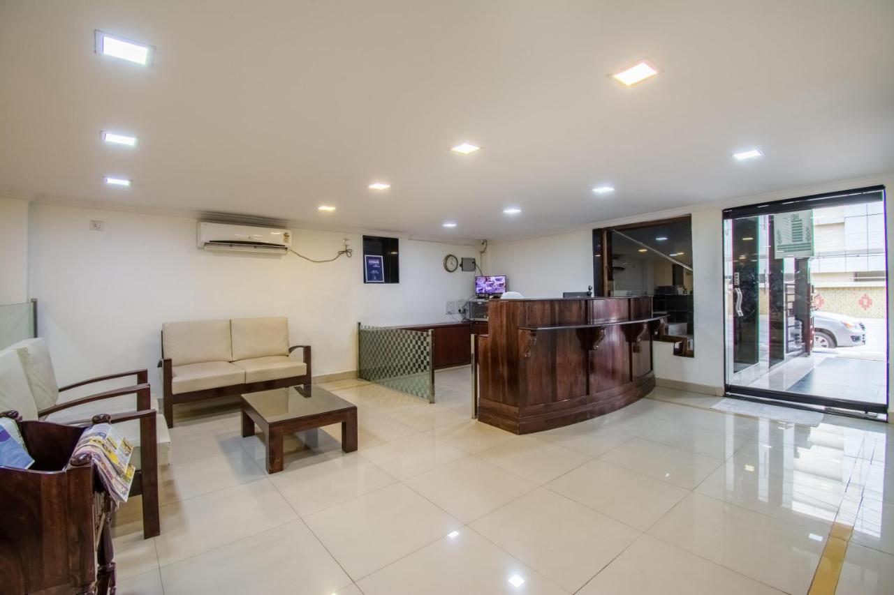 Hotel Executive Inn Vijayawāda Esterno foto