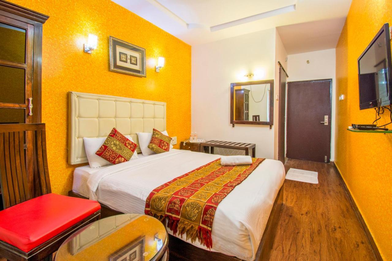 Hotel Executive Inn Vijayawāda Esterno foto