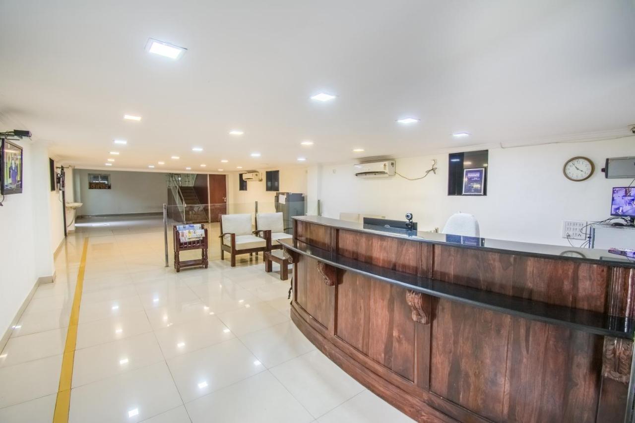 Hotel Executive Inn Vijayawāda Esterno foto